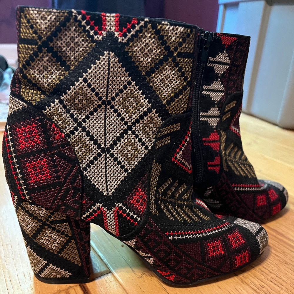 Rampage Black and Red Ankle Booties with Geometric Design